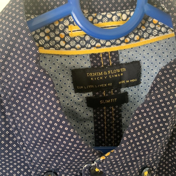 Short sleeve men’s button-down – denim and flower - slim fit size large men’s - Picture 2 of 6